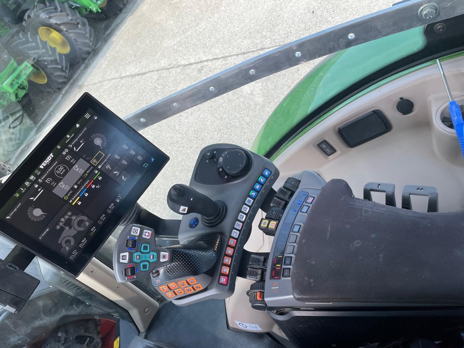 Traktor del tipo Fendt 720, Gebrauchtmaschine In BOSC LE HARD (Immagine 10)