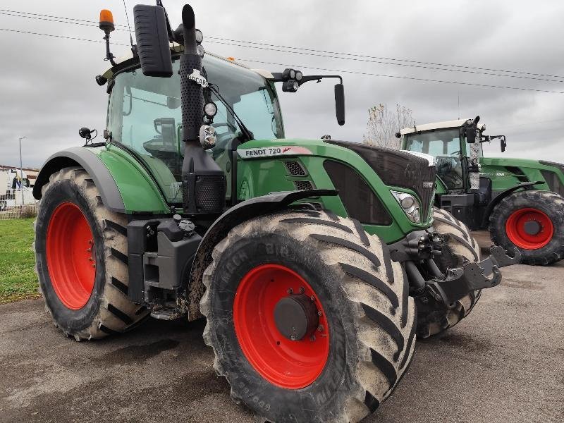 Traktor типа Fendt 720, Gebrauchtmaschine в VERDUN (Фотография 2)