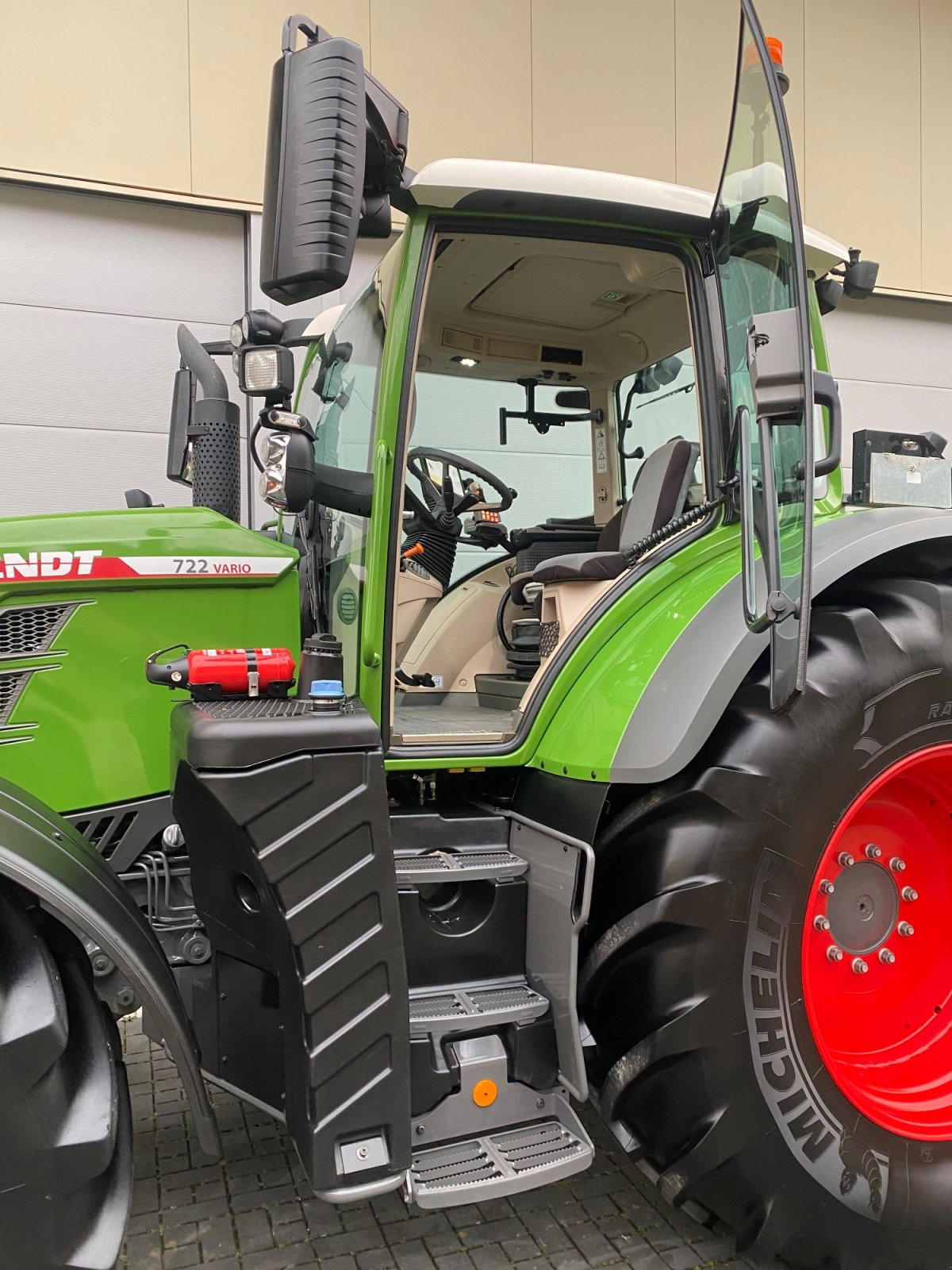 Traktor des Typs Fendt 722 Vario Gen.6 Profi+ Setting2 Profiplus nur 1.245 h (724 kein 720 718), Gebrauchtmaschine in Weigendorf (Bild 3)