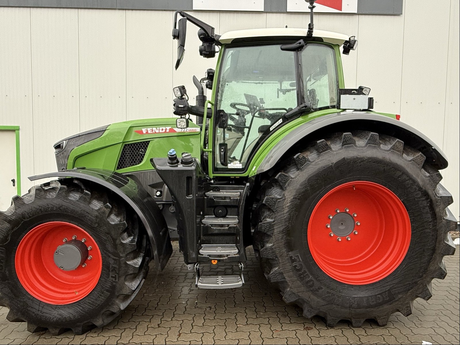 Traktor типа Fendt 722 Vario Gen7 PowerPlus, Gebrauchtmaschine в Bützow (Фотография 5)