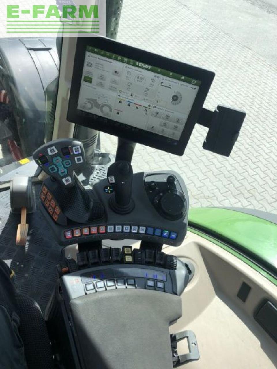 Traktor des Typs Fendt 722 vario profi+, Gebrauchtmaschine in NEUKIRCHEN V. WALD (Bild 8)