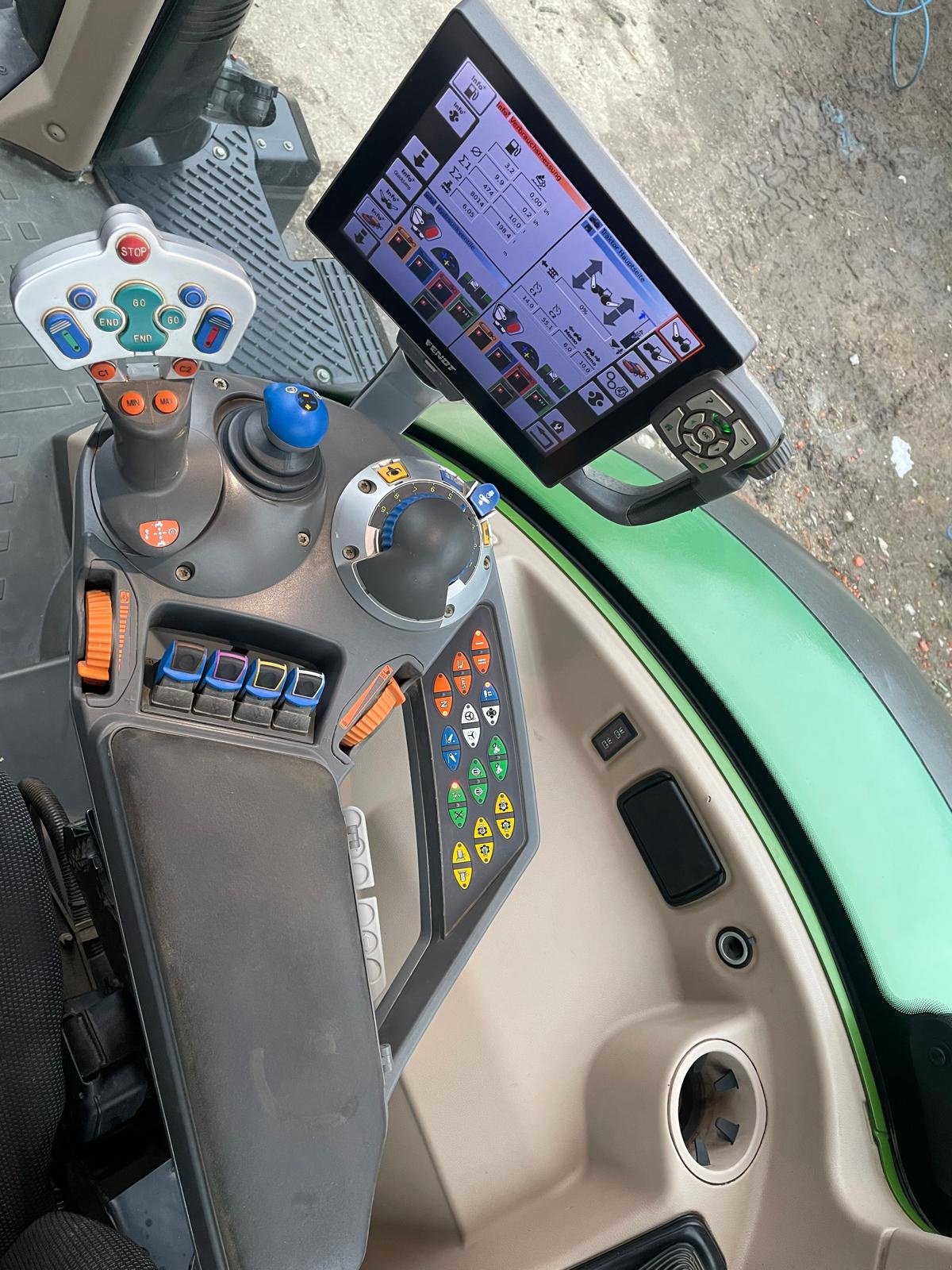 Traktor des Typs Fendt 722, Gebrauchtmaschine in Rattenberg (Bild 3)