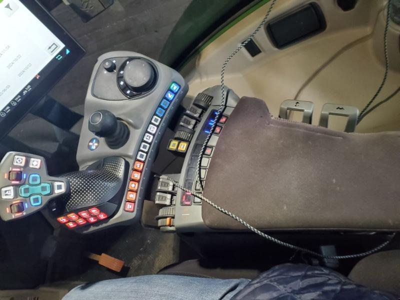 Traktor des Typs Fendt 724 Gen6 POWER+, Gebrauchtmaschine in BRAY en Val (Bild 8)