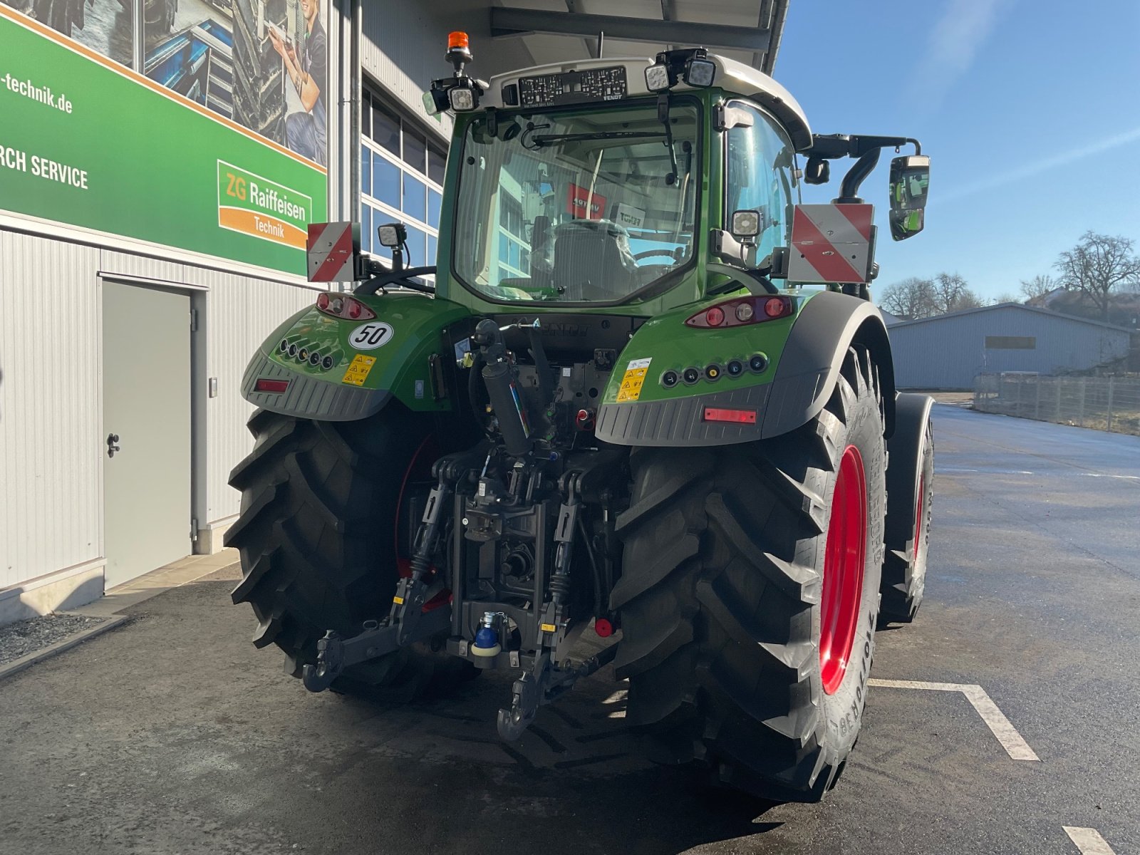 Traktor типа Fendt 724 Gen6 Power Plus Setting 2, Neumaschine в Mühlhausen-Ehingen (Фотография 3)
