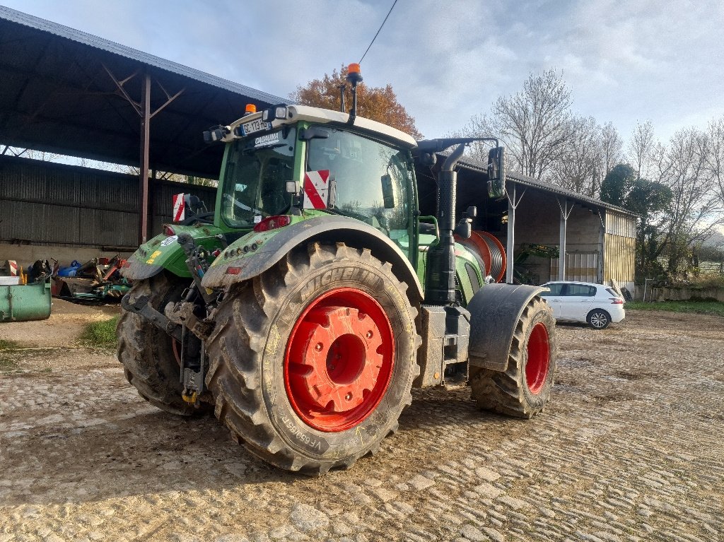 Traktor типа Fendt 724 Gen6 Profi+, Gebrauchtmaschine в Calmont (Фотография 2)