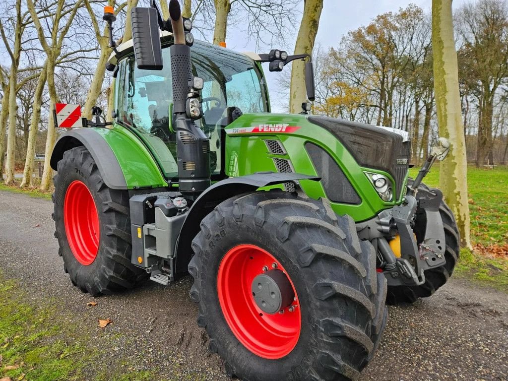 Traktor типа Fendt 724 Gen6 Profi Plus Setting 2 3de scherm (SOLD / VERKOCHT), Gebrauchtmaschine в Bergen op Zoom (Фотография 2)