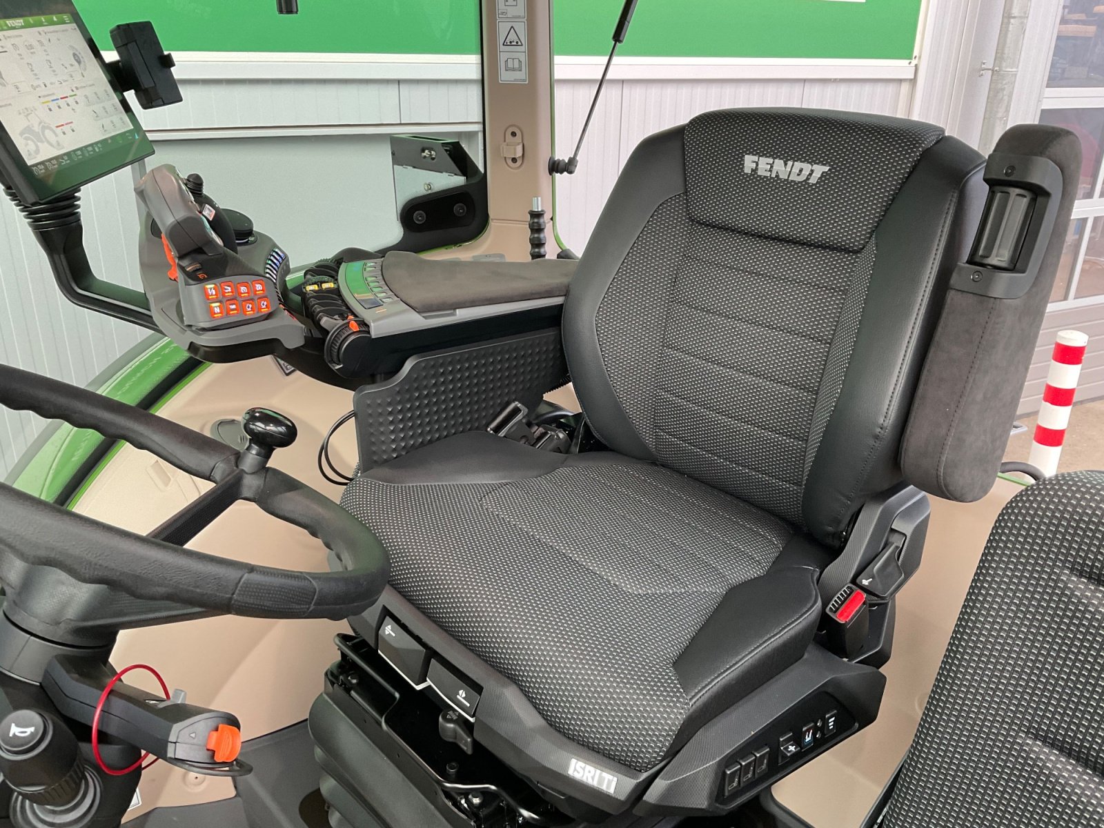 Traktor des Typs Fendt 724 Gen6 Profi Plus Setting 2, Neumaschine in Mühlhausen-Ehingen (Bild 5)