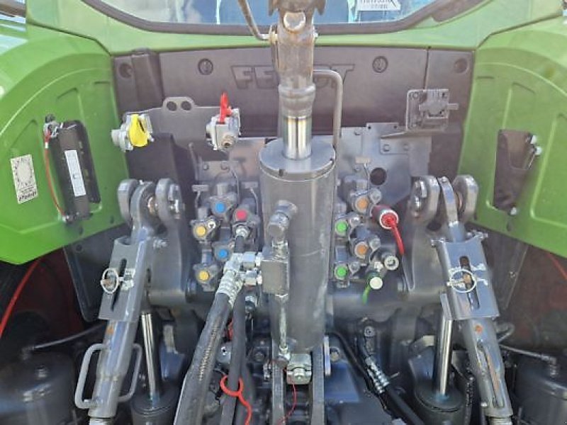 Traktor des Typs Fendt 724 Gen6 Profi Plus Setting1, Gebrauchtmaschine in PEYROLE (Bild 8)