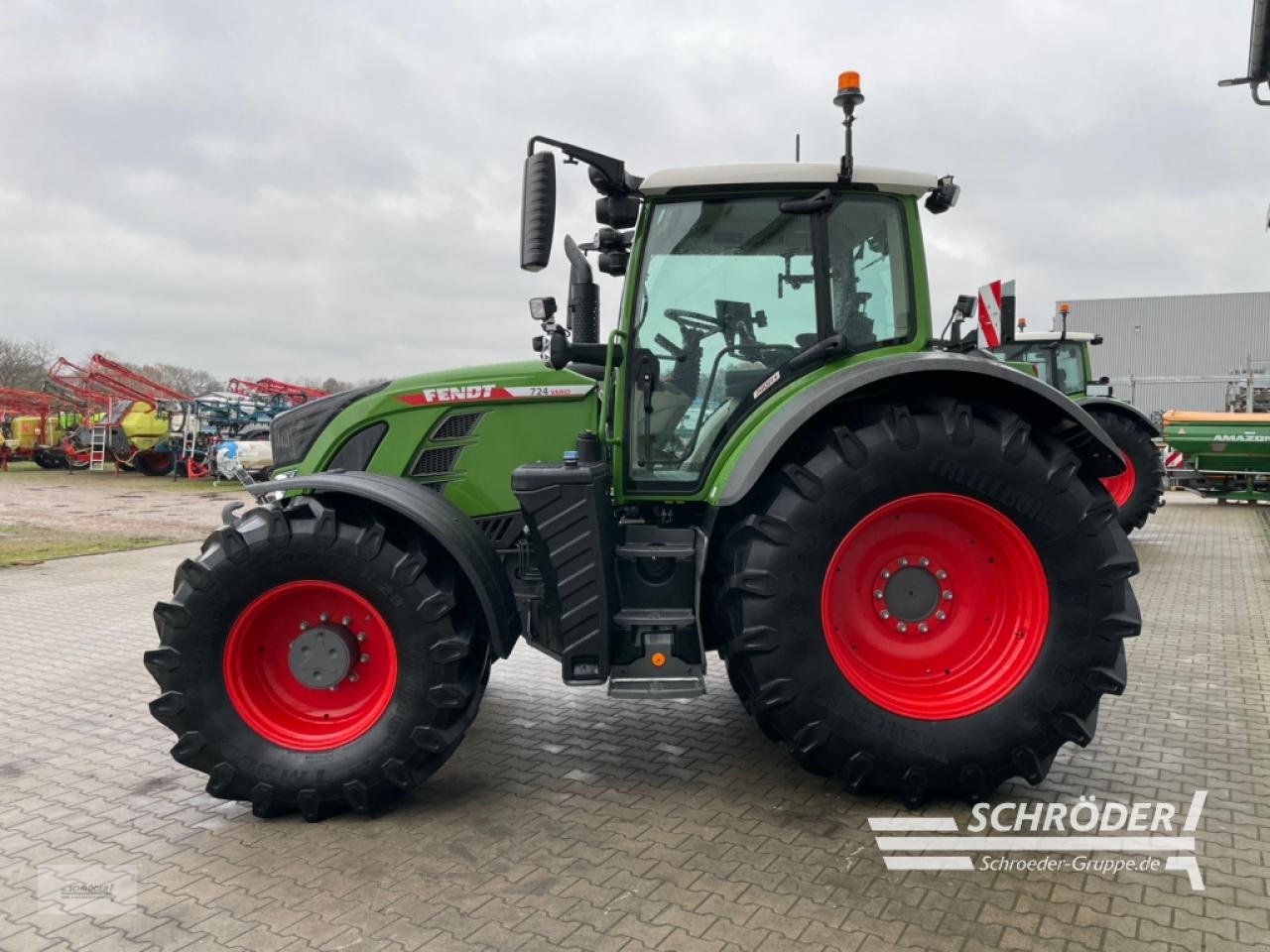 Traktor des Typs Fendt 724 GEN6 PROFI PLUS, Gebrauchtmaschine in Twistringen (Bild 4)