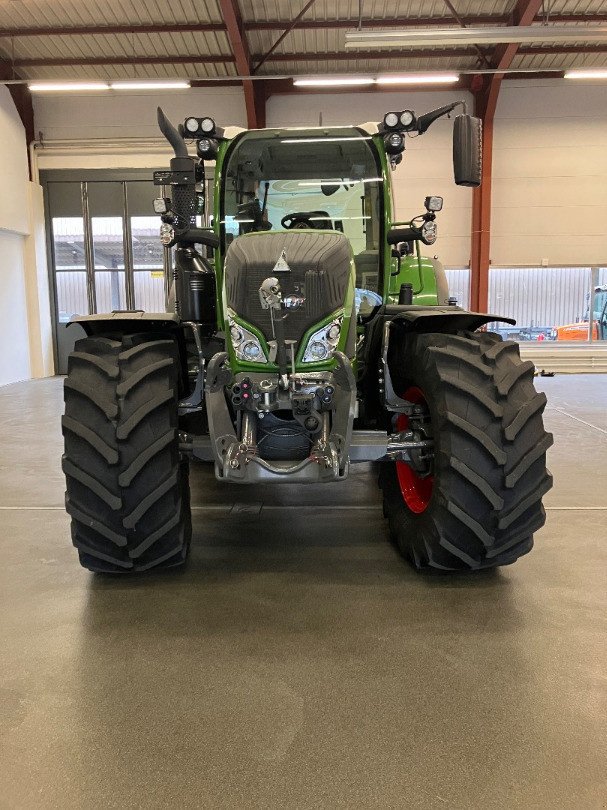 Traktor typu Fendt 724 Gen6 Profi+ Set. 2, Gebrauchtmaschine w Schaffhausen (Zdjęcie 4)