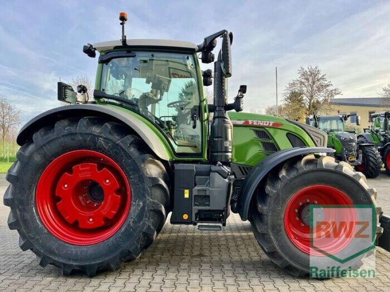 Traktor van het type Fendt 724 Gen6 Setting MegaBereifung, Ausstellungsmaschine in Rommerskirchen (Foto 4)