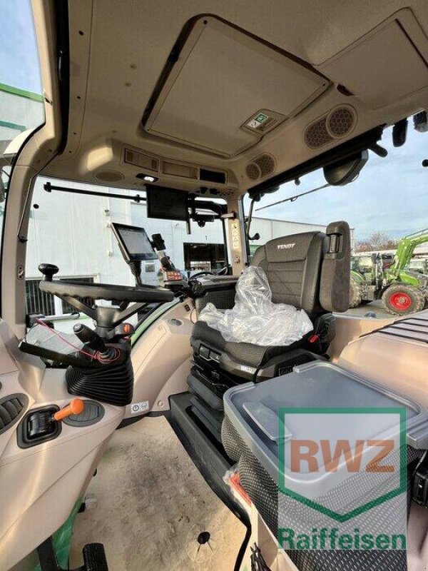 Traktor van het type Fendt 724 Gen6 Setting MegaBereifung, Ausstellungsmaschine in Rommerskirchen (Foto 9)