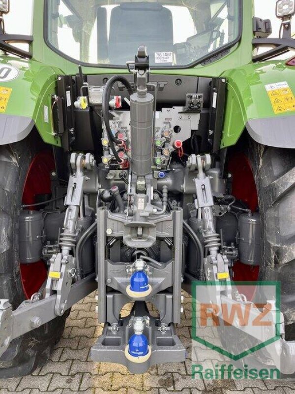 Traktor van het type Fendt 724 Gen6 Setting MegaBereifung, Ausstellungsmaschine in Rommerskirchen (Foto 8)