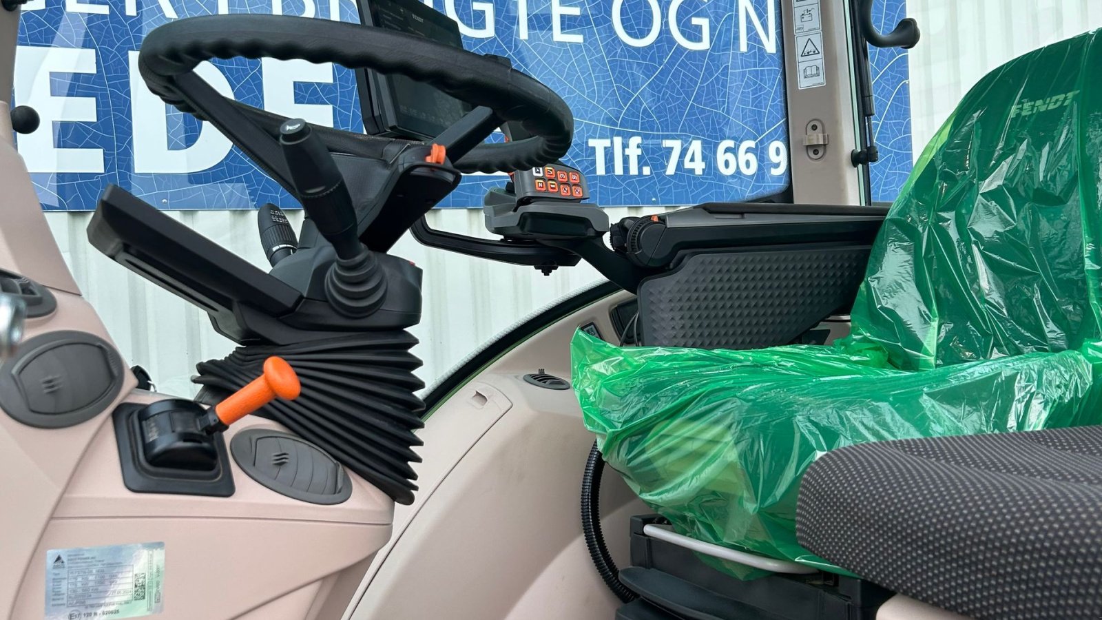 Traktor des Typs Fendt 724 Gen7 Power Plus Setting 2 Front PTO Godt udstyret, Gebrauchtmaschine in Rødekro (Bild 11)