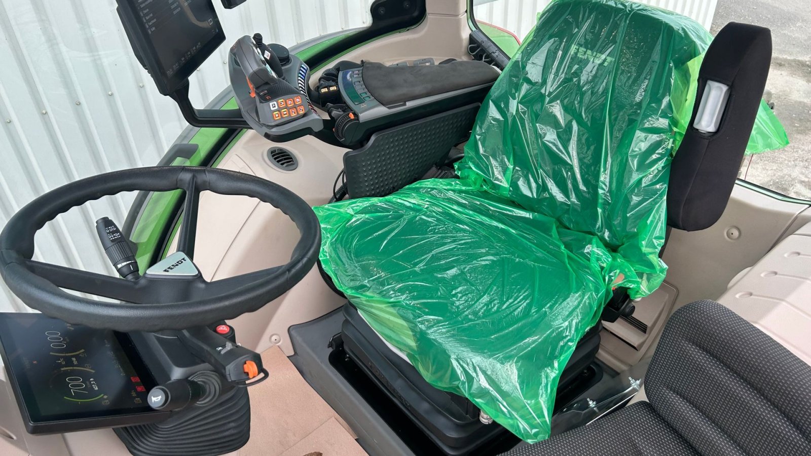 Traktor des Typs Fendt 724 Gen7 Power Plus Setting 2 Front PTO Godt udstyret, Gebrauchtmaschine in Rødekro (Bild 12)