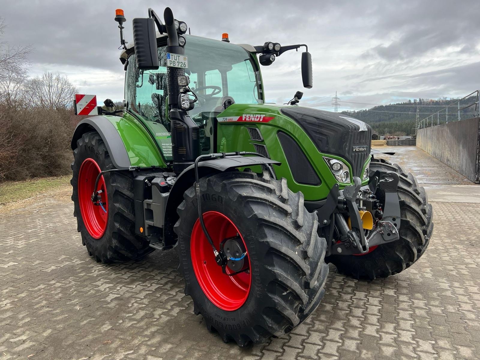 Traktor des Typs Fendt 724 Generation 6 ProfiPlus RTK, Gebrauchtmaschine in Donaueschingen (Bild 3)