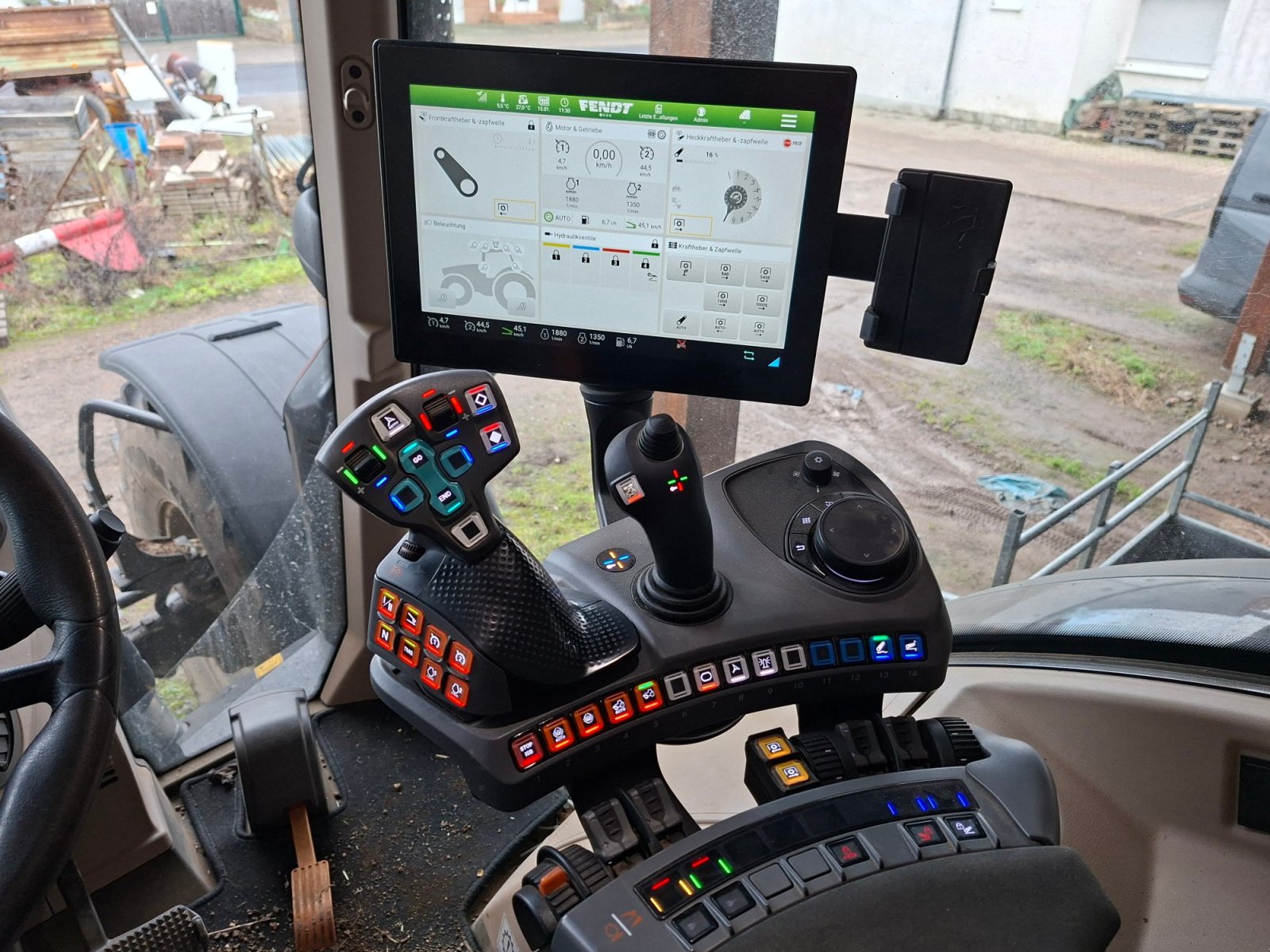 Traktor типа Fendt 724 Power Plus Gen 6 Setting 2, Gebrauchtmaschine в Nack (Фотография 7)