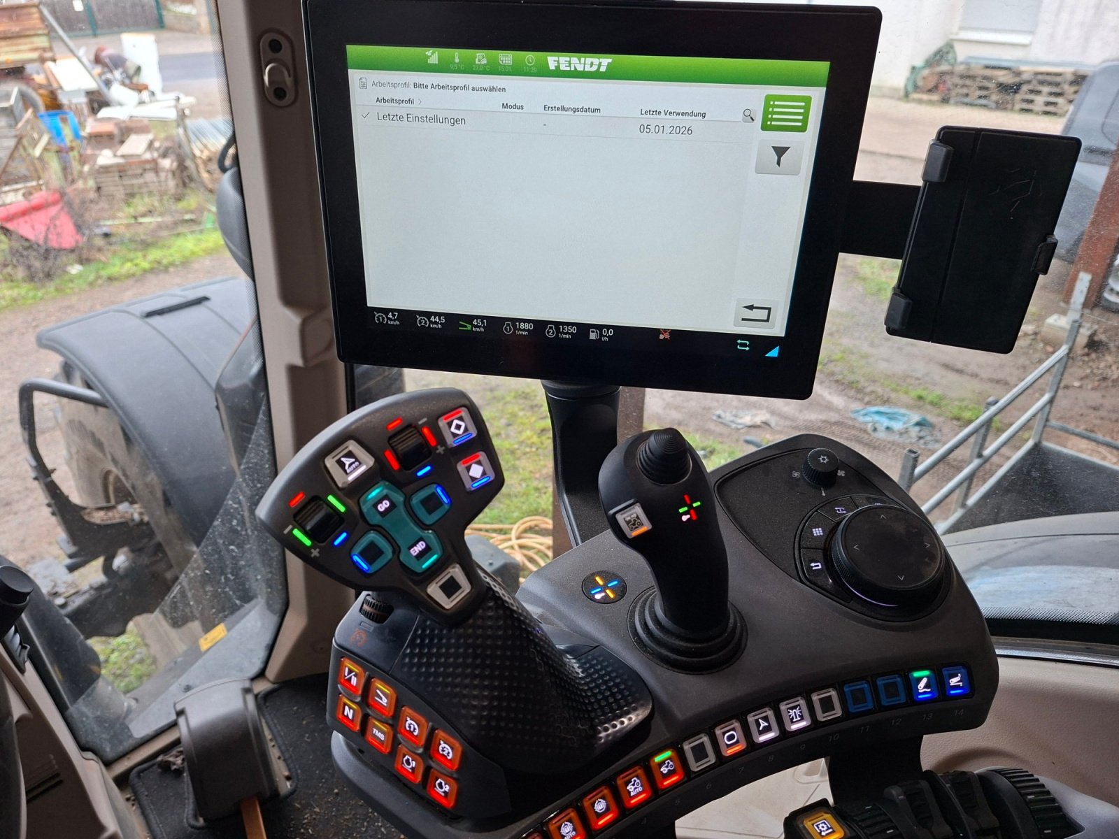 Traktor типа Fendt 724 Power Plus Gen 6 Setting 2, Gebrauchtmaschine в Nack (Фотография 13)