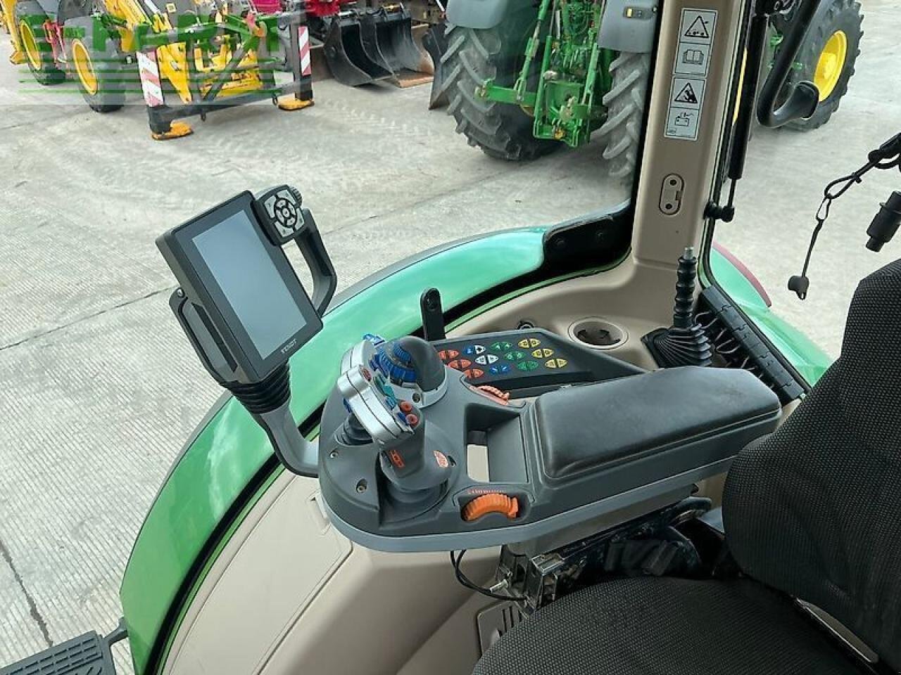 Traktor van het type Fendt 724 power plus tractor (st23425), Gebrauchtmaschine in SHAFTESBURY (Foto 22)