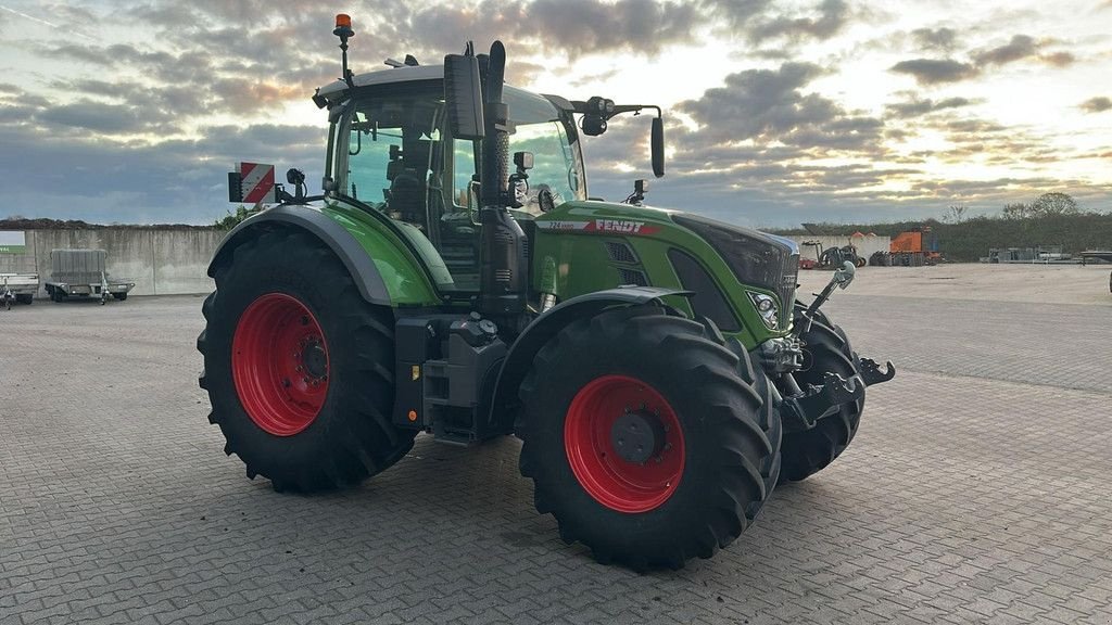 Traktor of the type Fendt 724 Profi Plus GEN6, Gebrauchtmaschine in Hapert (Picture 3)