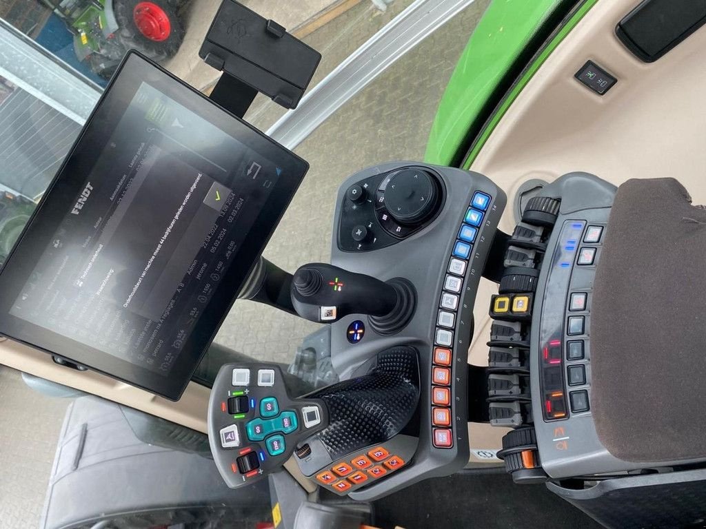 Traktor of the type Fendt 724 Profi Plus GEN6, Gebrauchtmaschine in Hapert (Picture 11)