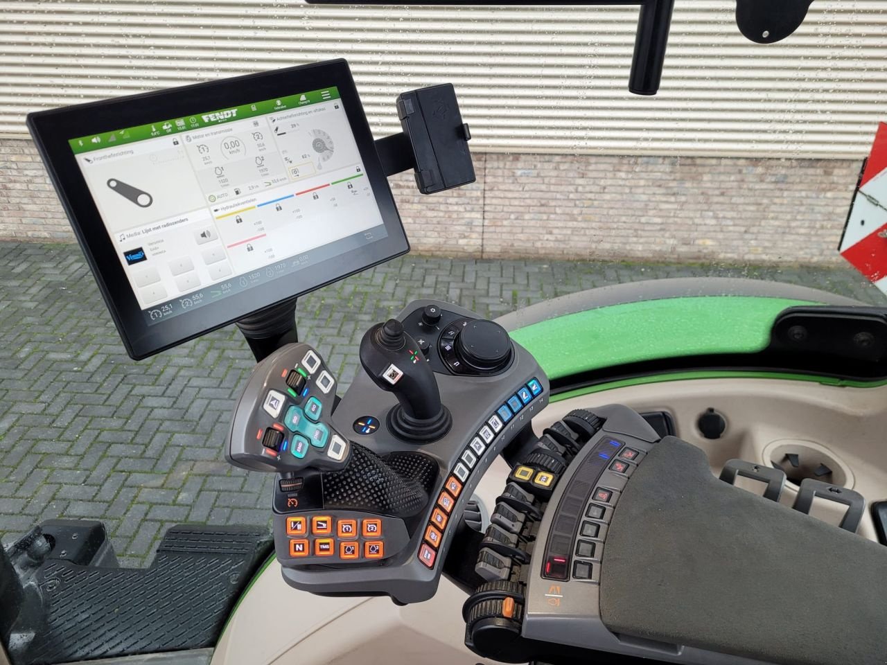 Traktor of the type Fendt 724 profi plus gps gen6 720/722, Gebrauchtmaschine in Houten (Picture 8)