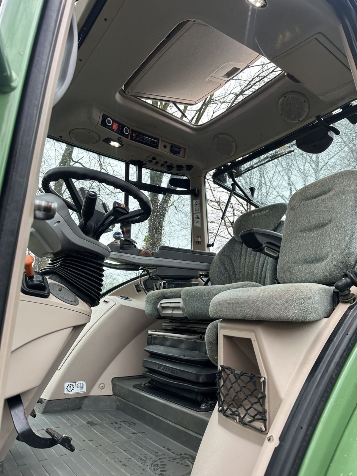 Traktor des Typs Fendt 724 Profi Plus, Gebrauchtmaschine in Rossum (Bild 8)