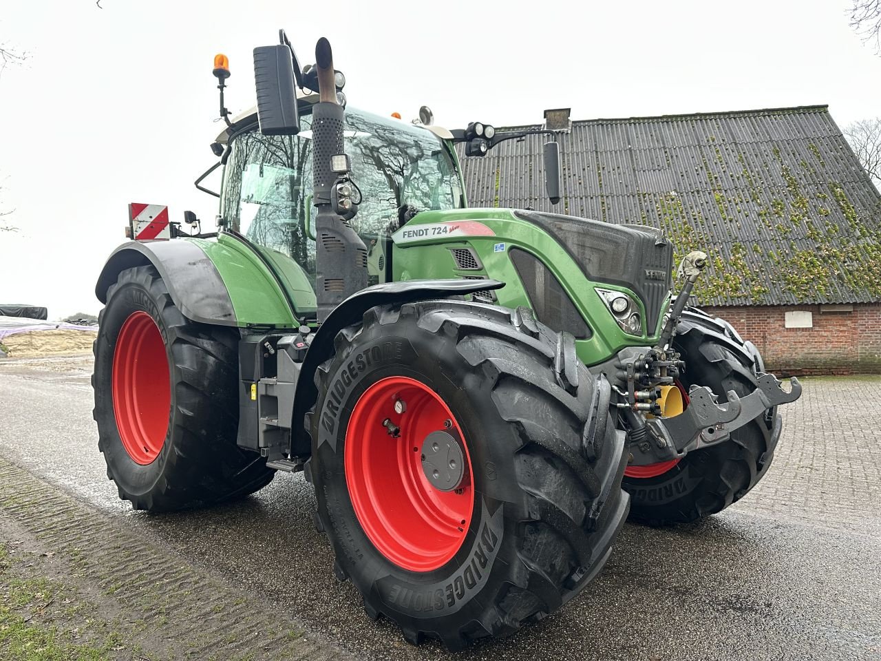 Traktor des Typs Fendt 724 Profi Plus, Gebrauchtmaschine in Rossum (Bild 2)