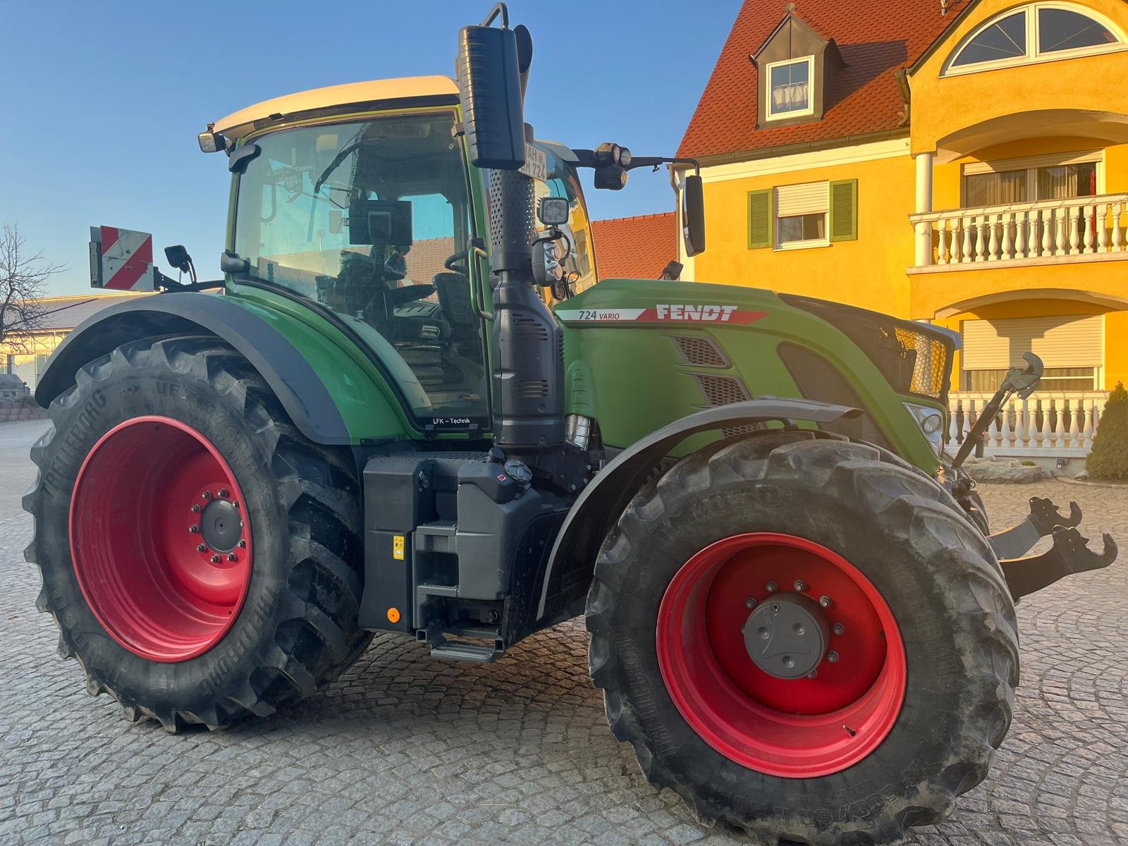 Traktor a típus Fendt 724 Profi Plus, Gebrauchtmaschine ekkor: Petershausen (Kép 2)