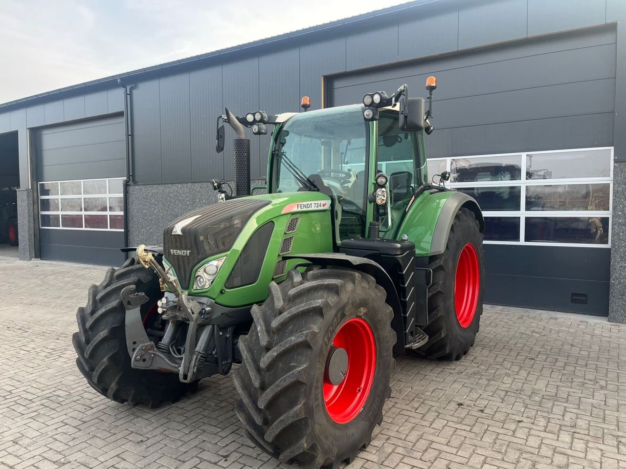 Traktor типа Fendt 724 profiplus, Gebrauchtmaschine в Wapenveld (Фотография 3)
