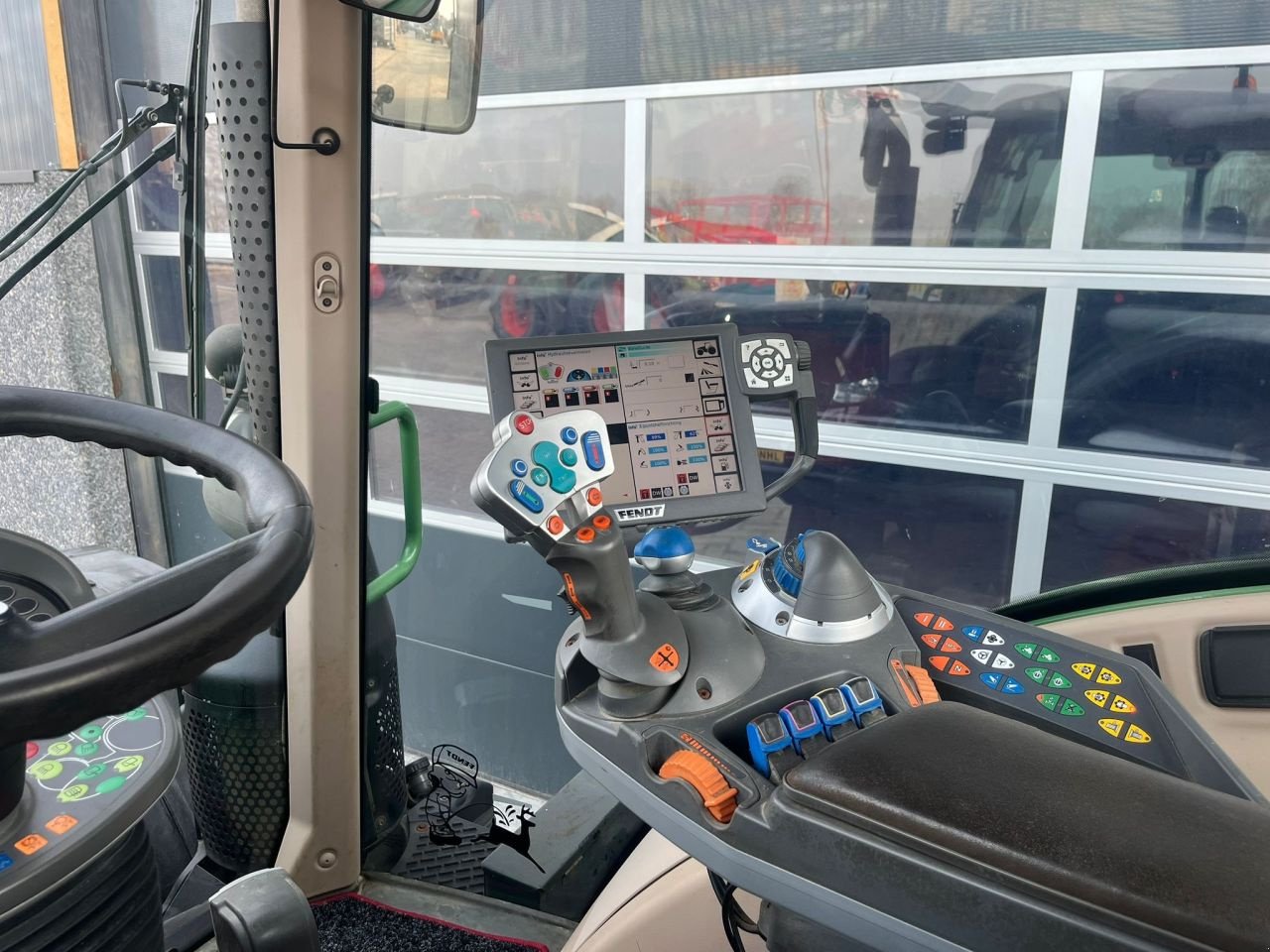 Traktor типа Fendt 724 profiplus, Gebrauchtmaschine в Wapenveld (Фотография 10)