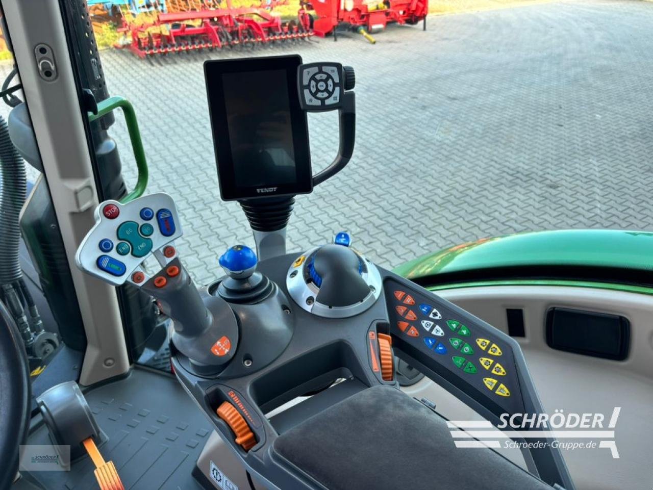 Traktor of the type Fendt 724 S4 + CARGO 5X/90 DW, Gebrauchtmaschine in Wildeshausen (Picture 19)