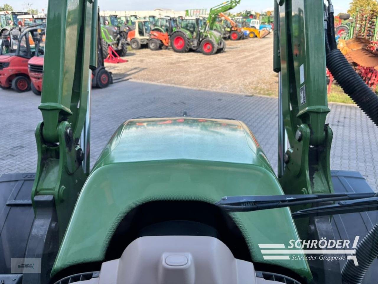 Traktor of the type Fendt 724 S4 + CARGO 5X/90 DW, Gebrauchtmaschine in Wildeshausen (Picture 22)