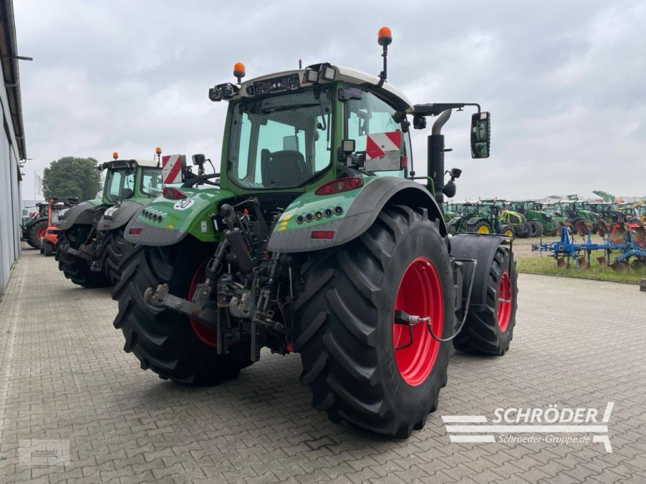 Traktor typu Fendt 724 S4 PROFI PLUS, Gebrauchtmaschine v Wildeshausen (Obrázek 3)