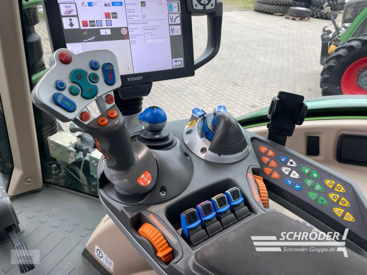 Traktor typu Fendt 724 S4 PROFI PLUS, Gebrauchtmaschine v Wildeshausen (Obrázek 16)