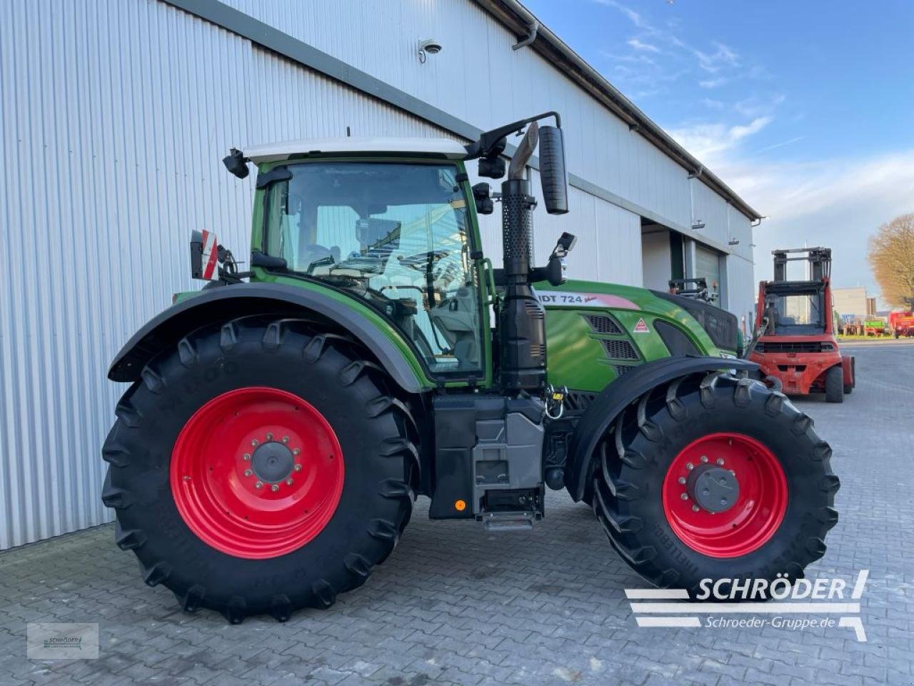Traktor des Typs Fendt 724 S4 PROFI PLUS, Gebrauchtmaschine in Wildeshausen (Bild 2)