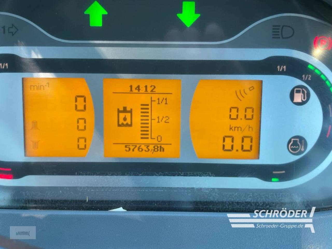 Traktor des Typs Fendt 724 S4 PROFI PLUS, Gebrauchtmaschine in Wildeshausen (Bild 12)