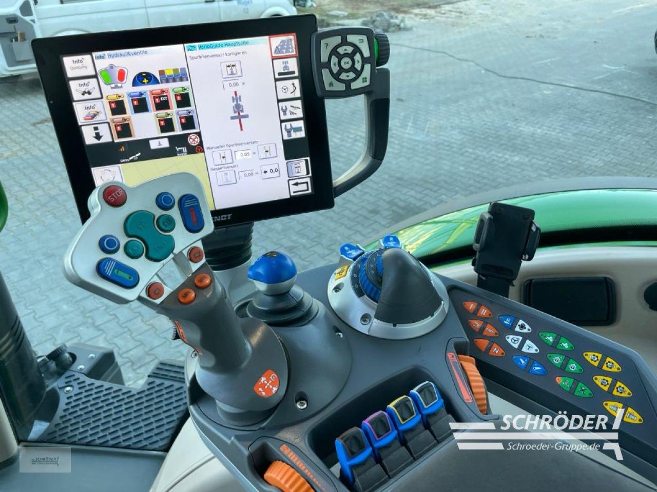 Traktor des Typs Fendt 724 S4 PROFI PLUS, Gebrauchtmaschine in Wildeshausen (Bild 13)