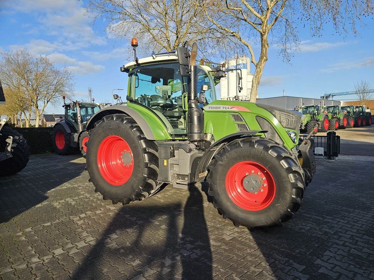 Traktor типа Fendt 724 S4 ProfiPlus, Gebrauchtmaschine в Staphorst (Фотография 2)