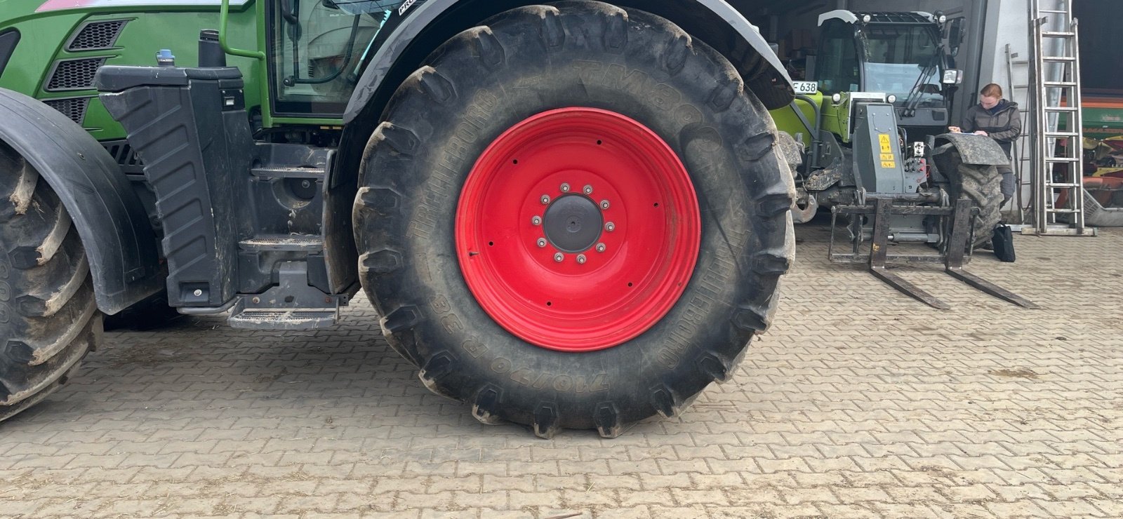 Traktor типа Fendt 724 S4, Gebrauchtmaschine в Donaueschingen (Фотография 16)