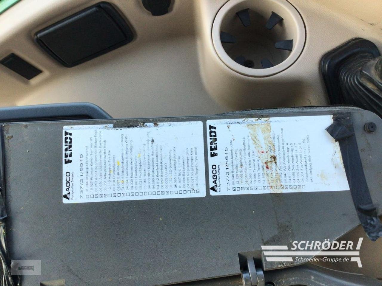 Traktor του τύπου Fendt 724 SCR PROFI PLUS, Gebrauchtmaschine σε Jerichow - Kleinmangelsdorf (Φωτογραφία 16)