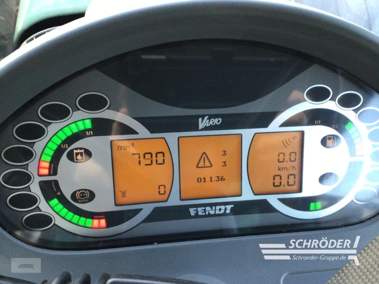 Traktor του τύπου Fendt 724 SCR PROFI PLUS, Gebrauchtmaschine σε Jerichow - Kleinmangelsdorf (Φωτογραφία 18)