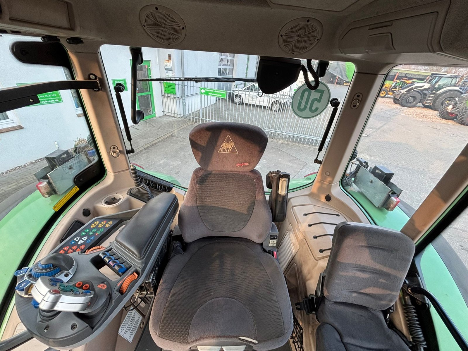 Traktor типа Fendt 724 SCR, Gebrauchtmaschine в Eckernförde (Фотография 10)