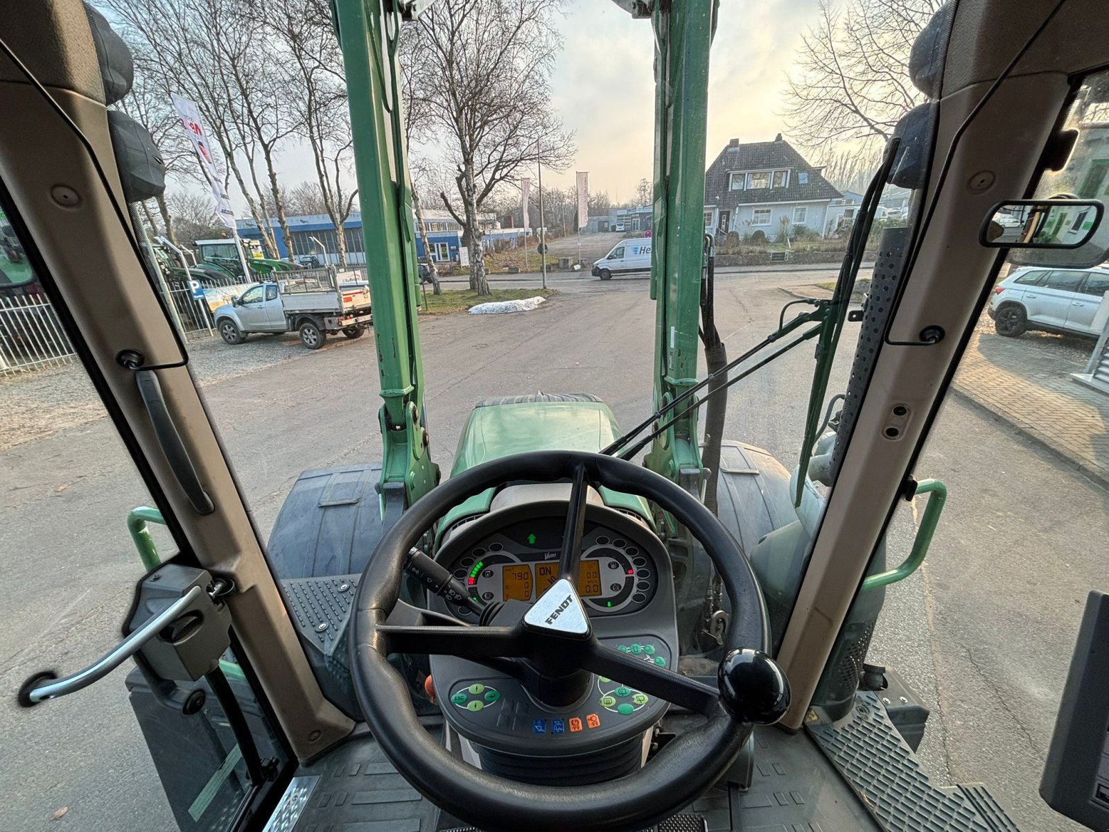 Traktor типа Fendt 724 SCR, Gebrauchtmaschine в Eckernförde (Фотография 11)