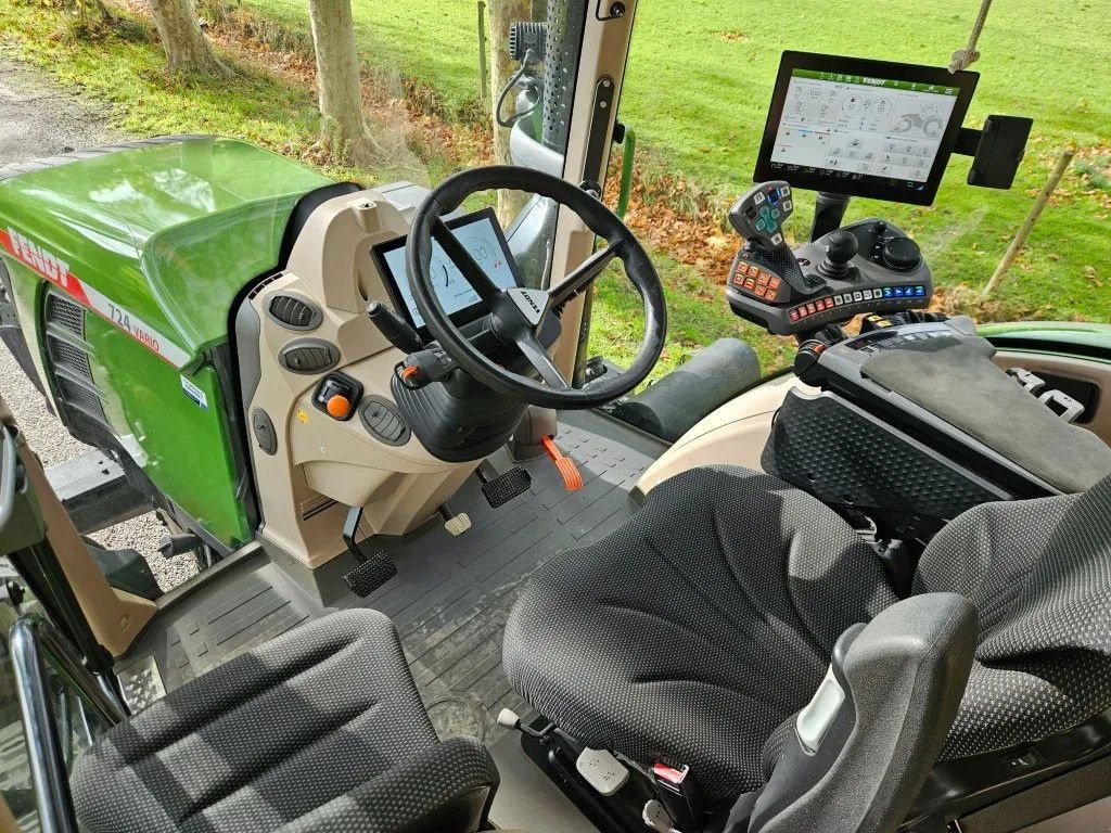 Traktor van het type Fendt 724 VARIO 724 Gen6 Power Plus Reifendrucksystem RTK ( 718 720 72, Gebrauchtmaschine in Bergen op Zoom (Foto 11)