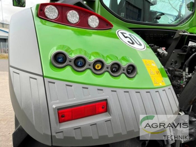 Traktor of the type Fendt 724 VARIO GEN-6 PROFI+ Setting-2, Gebrauchtmaschine in Meppen (Picture 7)