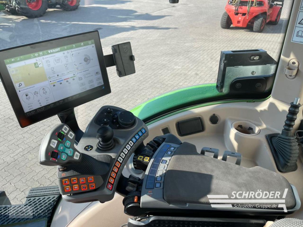 Traktor a típus Fendt 724 VARIO GEN6 POWER PLUS, Neumaschine ekkor: Holdorf (Kép 8)