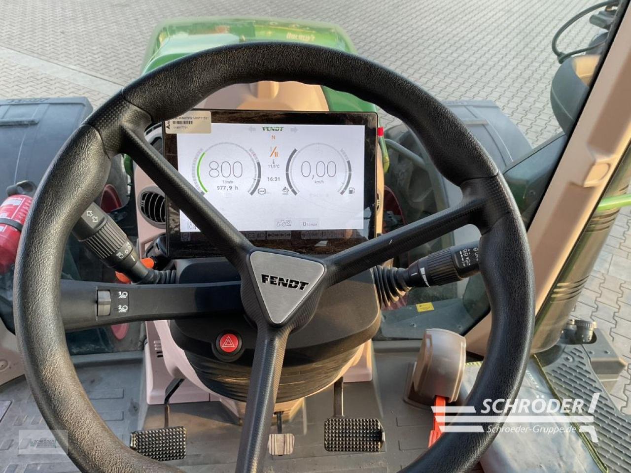 Traktor des Typs Fendt 724 VARIO GEN6 POWER PLUS, Neumaschine in Holdorf (Bild 17)