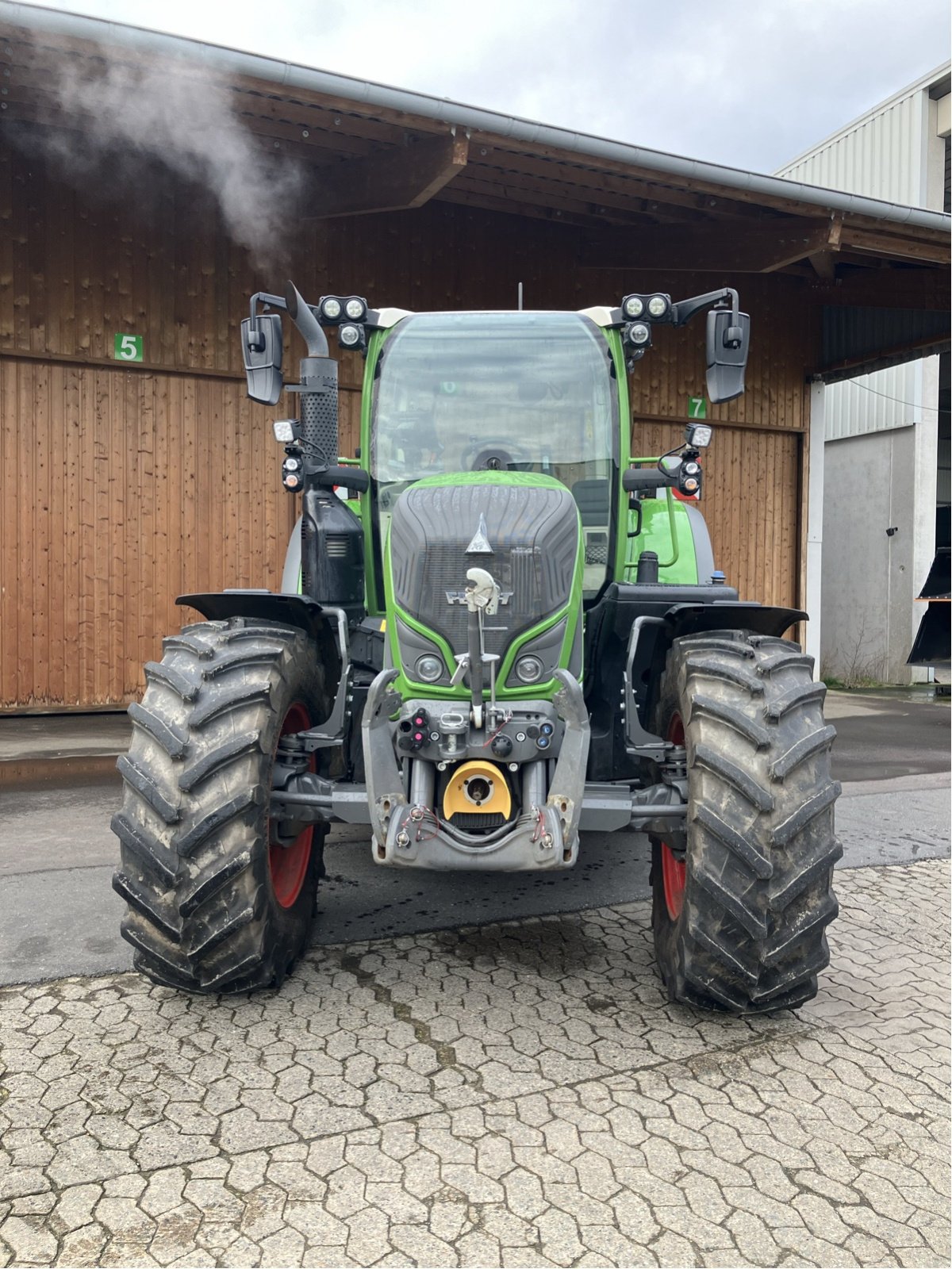 Traktor des Typs Fendt 724 Vario Gen6 Power+ Setting2, Gebrauchtmaschine in Hillerse (Bild 2)