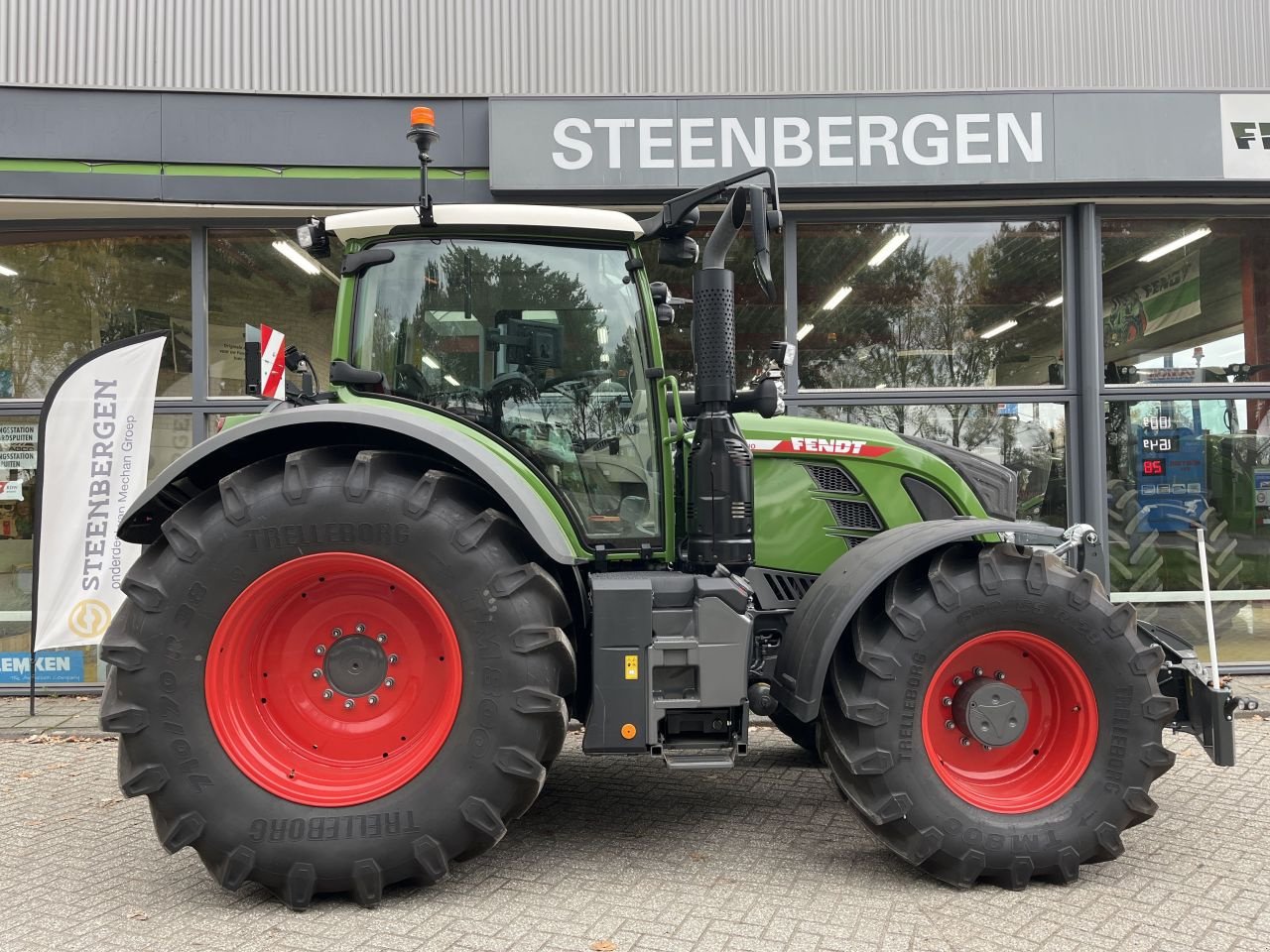 Traktor tip Fendt 724 Vario Gen6 PowerPlus s, Gebrauchtmaschine in Achterveld (Poză 2)